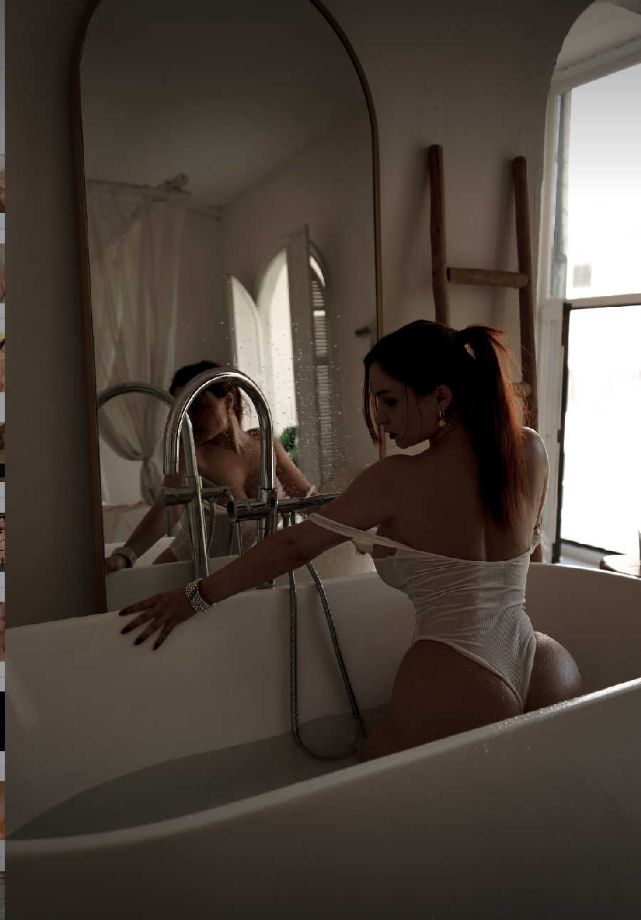 A playful frame from Miranda Faith nude — online in Okayama