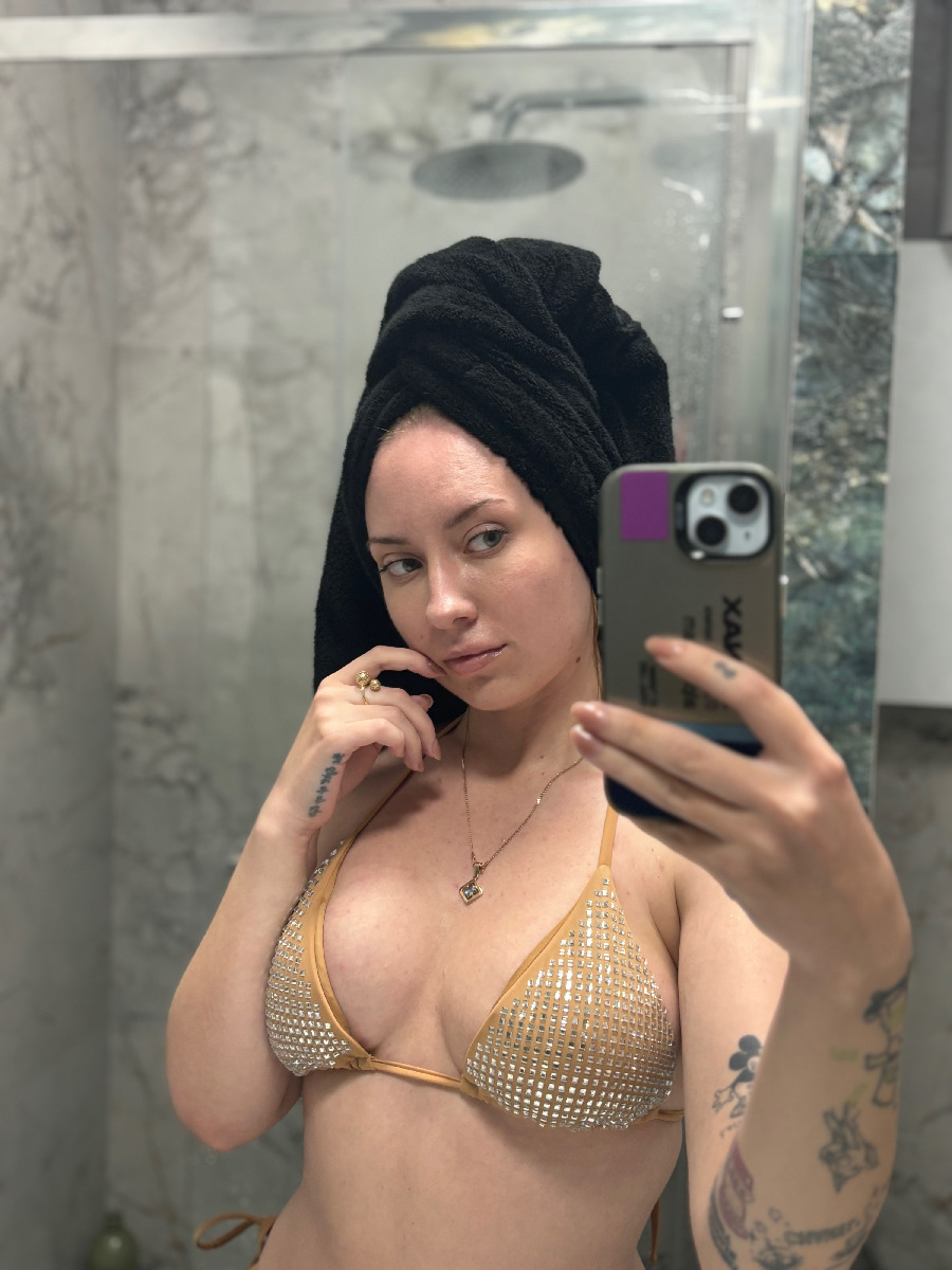 Nude girl KateV in Okayama