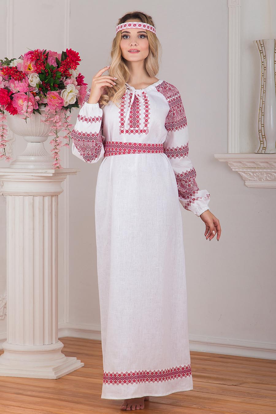 Women in Slavic costumes in Okayama