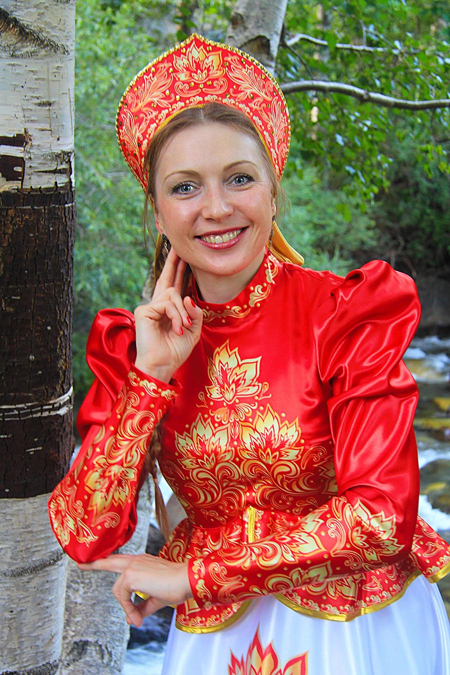Women in Slavic costumes in Okayama