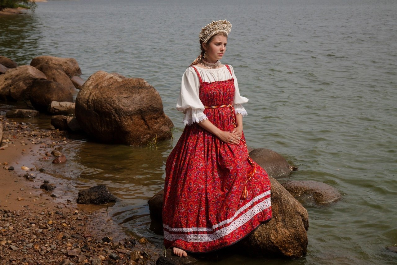 Women in Slavic costumes in Okayama
