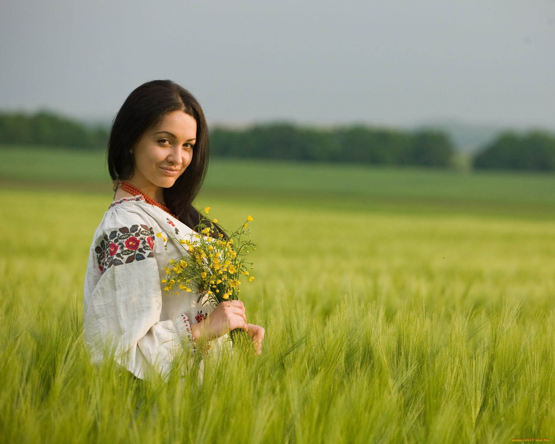 Women in Slavic costumes in Okayama