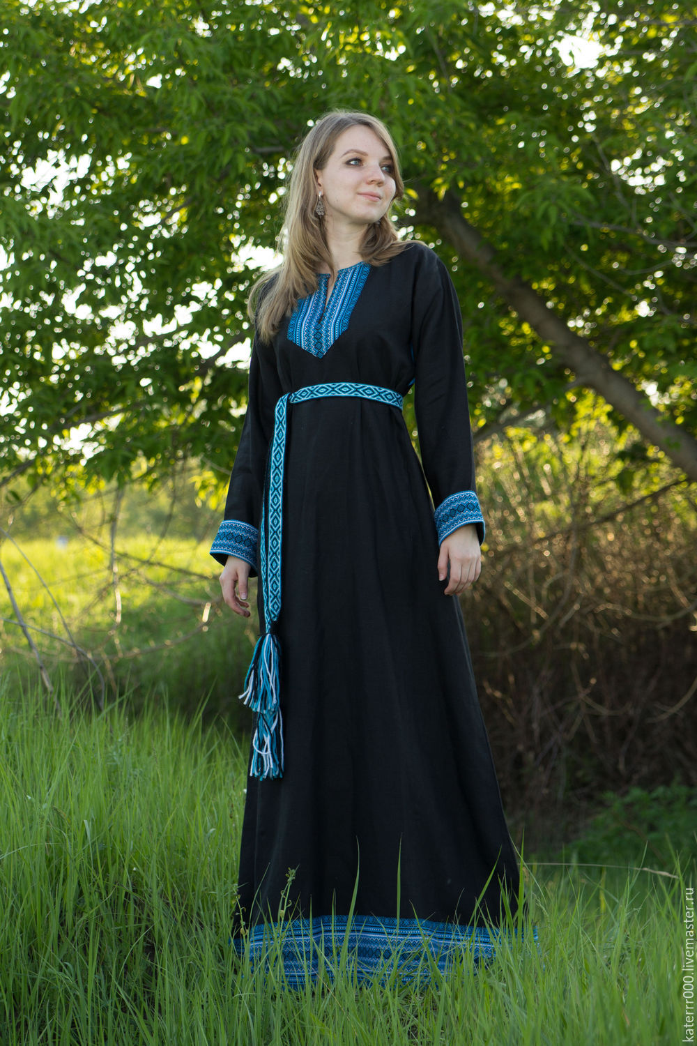 Women in Slavic costumes in Okayama