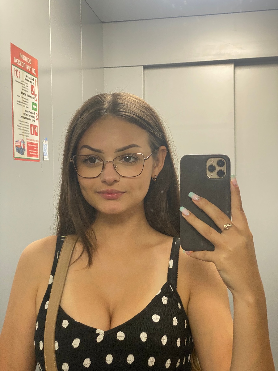 Sexy model Stacy in Okayama